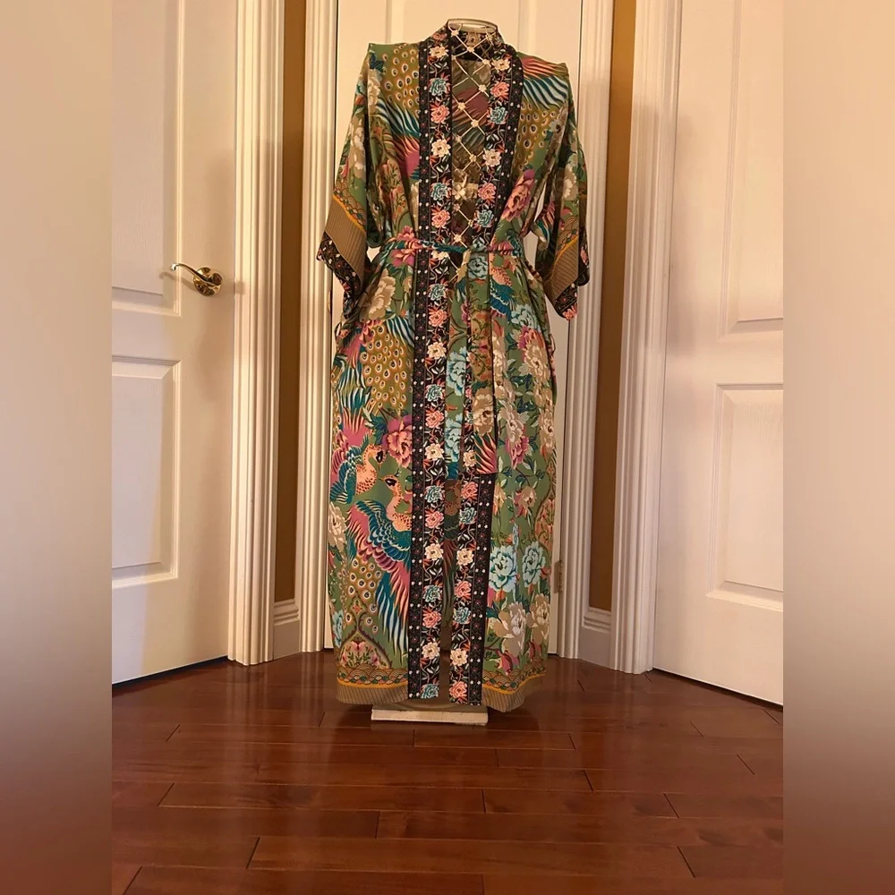 beautiful kimono, one size new - Picture 2 of 11